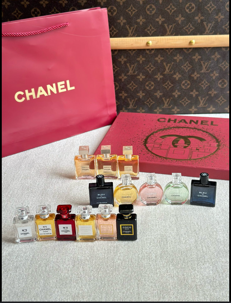 Chanel 14-Piece Fragrance Grand Set